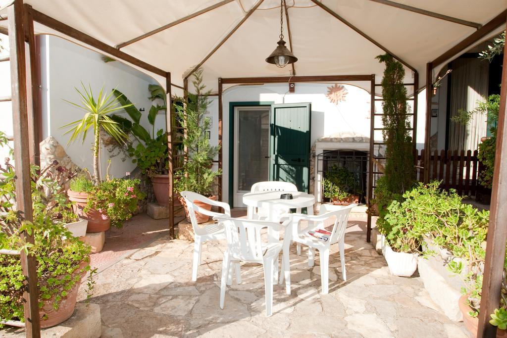 Il Casale Delle Principesse Villa Mattinata Rum bild