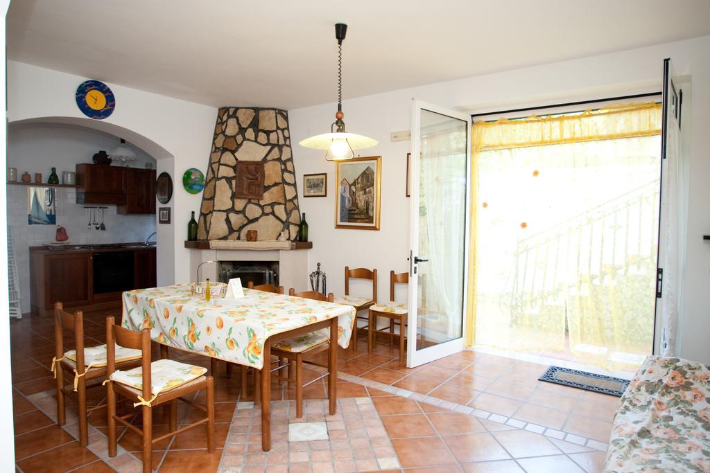 Il Casale Delle Principesse Villa Mattinata Rum bild