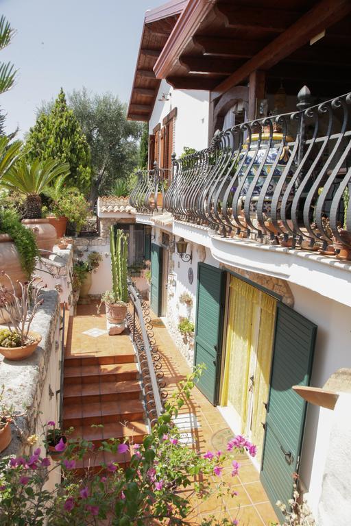 Il Casale Delle Principesse Villa Mattinata Rum bild